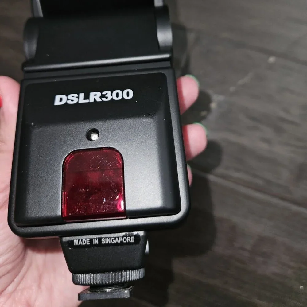 Precision Design DSLR300 Auto Electronic Flash - NIB